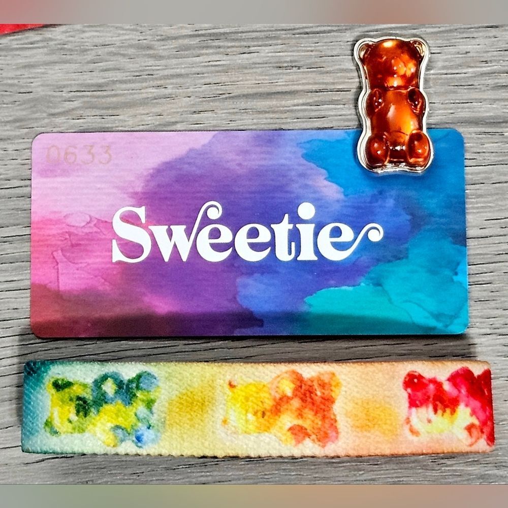 ZOX "SWEETIE" #633 GUMMY BEAR Magnet & MEDIUM COLLECTIBLE WRISTBAND